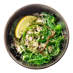 Салат Чука с кунжутным соусом