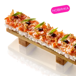 Осидзуси с лососем и соусом тобико